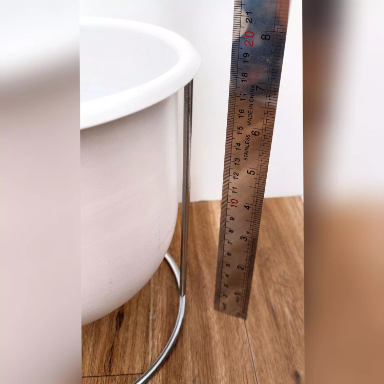 گلدان فلزی پایه دار (قطر 16 سانتی متر) رنگ سفید